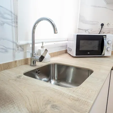 Bhost - Juan De Mena *