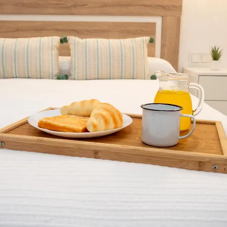 Bhost - Juan De Mena