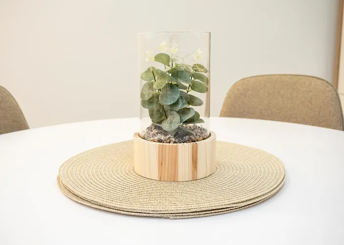 Bhost - Juan De Mena Córdova