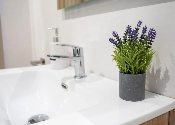 Bhost - Juan De Mena *