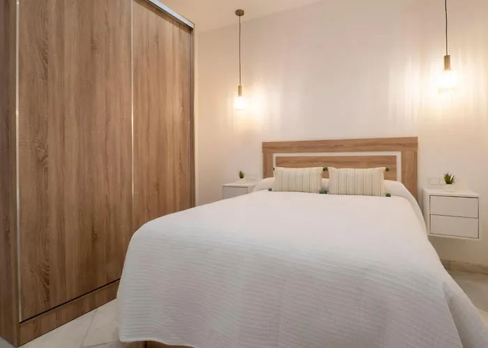 Bhost - Juan De Mena *