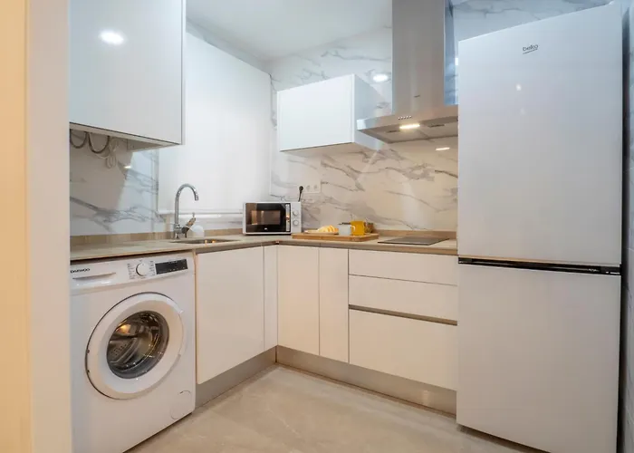 Bhost - Juan De Mena *