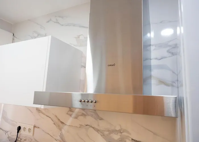 Bhost - Juan De Mena *